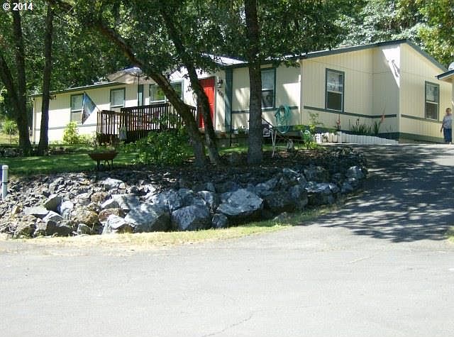 1st image of 700 Crest Dr