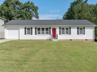 6 Wiltshire Ct, Taylors, SC 29687