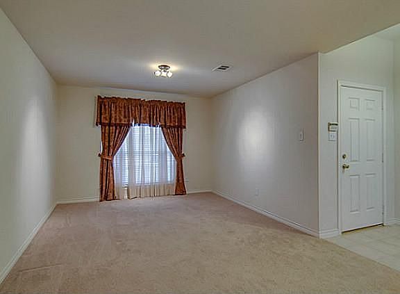 4th image of 402 Silver Mine Dr