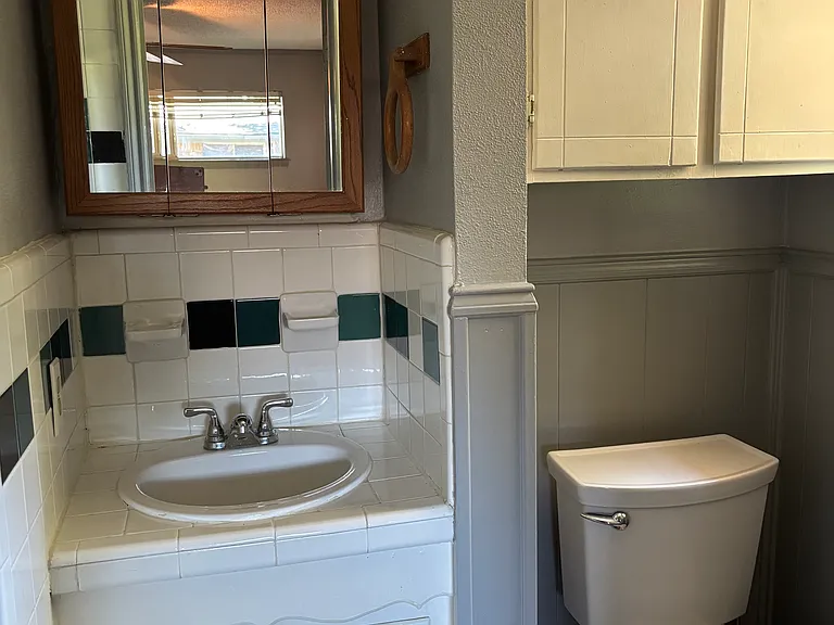 606 Laurence Dr — Photo 13
