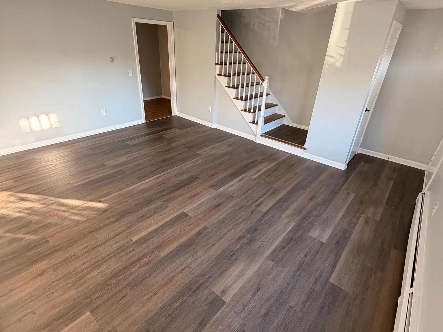 3 bed, 1122 sqft, $2,500 — Photo 2