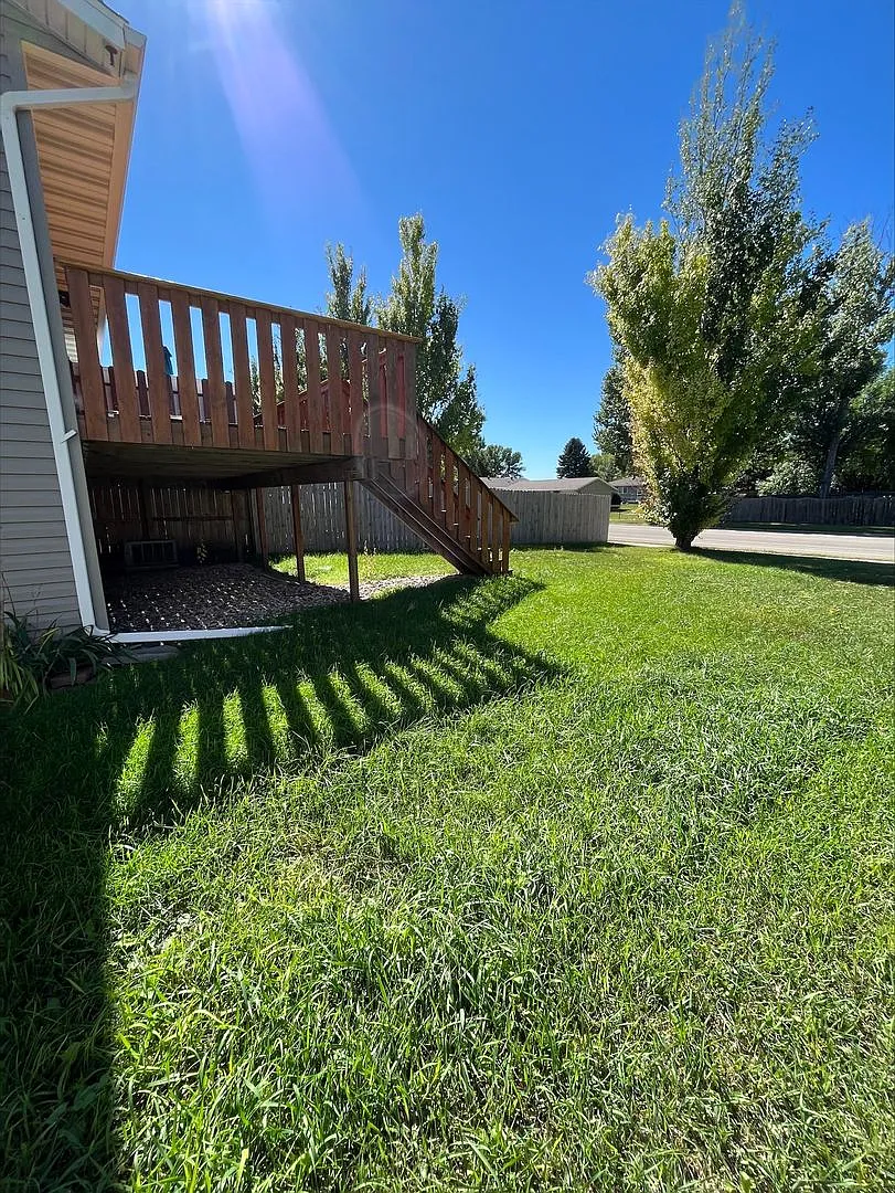 Heated Garage 3 bed, 2 bath Twin Home — Photo 2