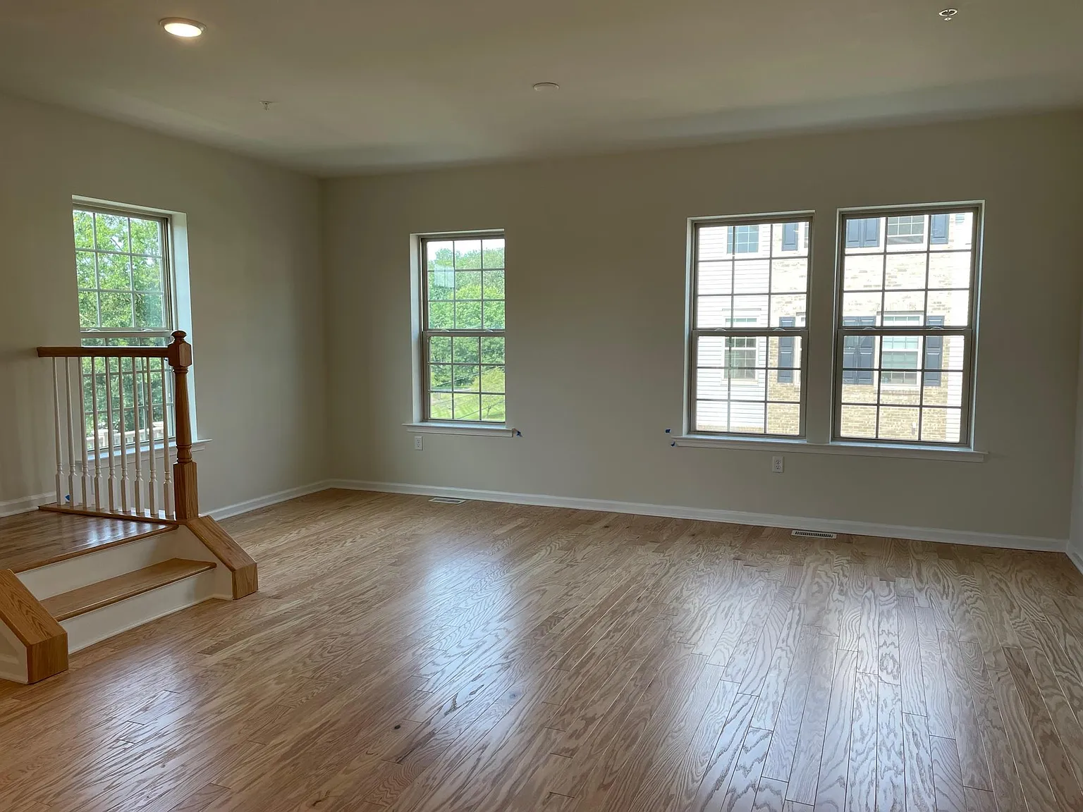 3 bed, 3.5 bath, 2000 sqft, $4,700 — Photo 3