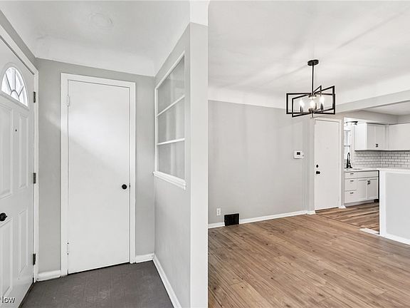 4th image of 4499 E Frontenac Dr