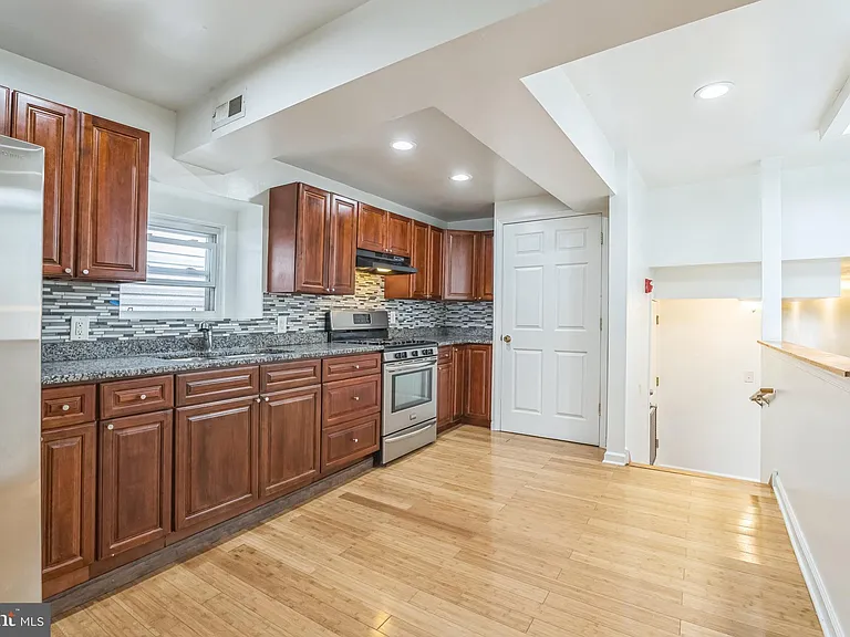 4220 Chestnut St #3 — Photo 6