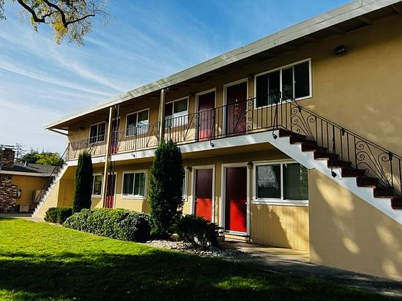 3rd image of 459 Sunberry Dr #5