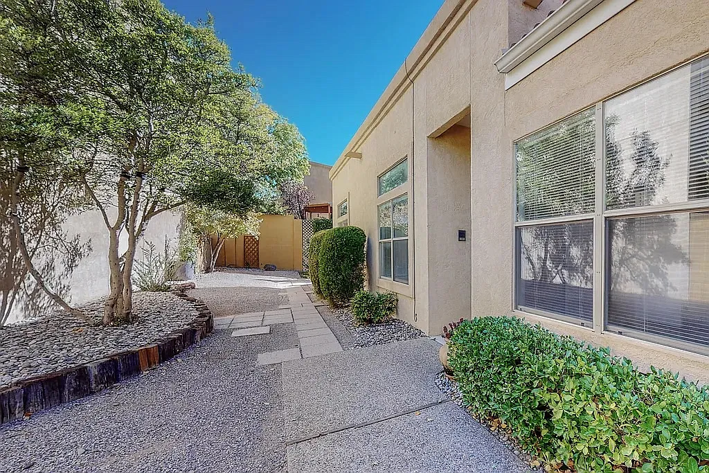 3 bed, 1600 sqft, $2,800 — Photo 2