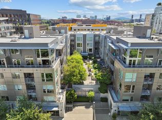 1125 NW 9th Ave APT 306, Portland, OR 97209