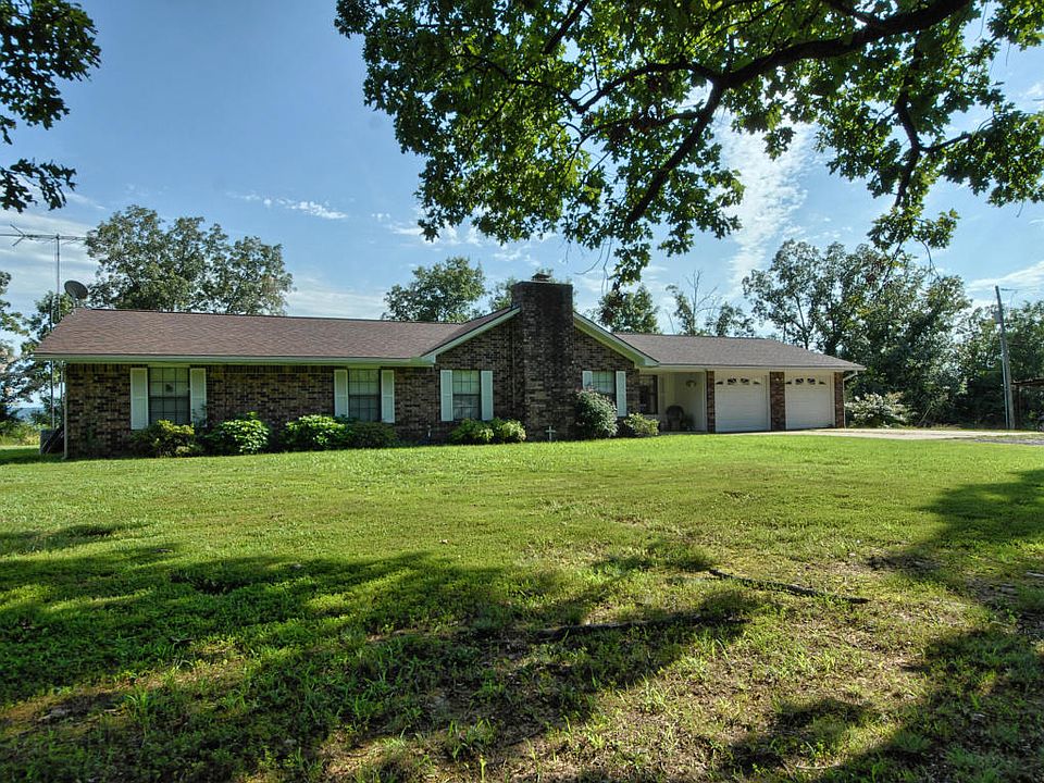 1st image of 425 Pecan Dr