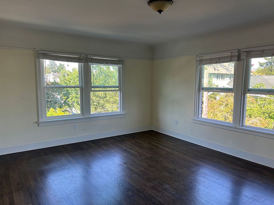 1st image of 4405 Corliss Ave N APT 301