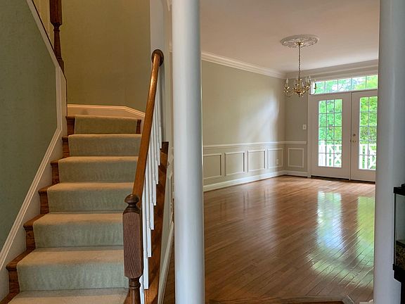 3rd image of 10212 Walkerton Ln