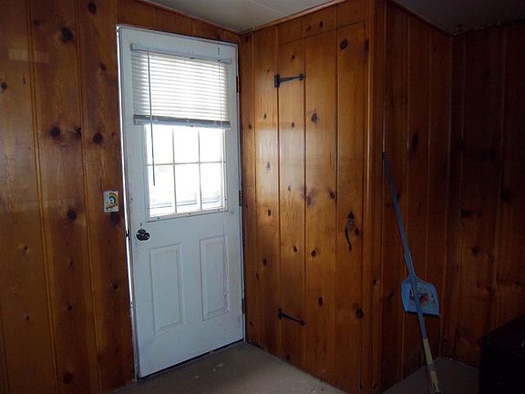 2nd image of 4050 Oak Hill Dr