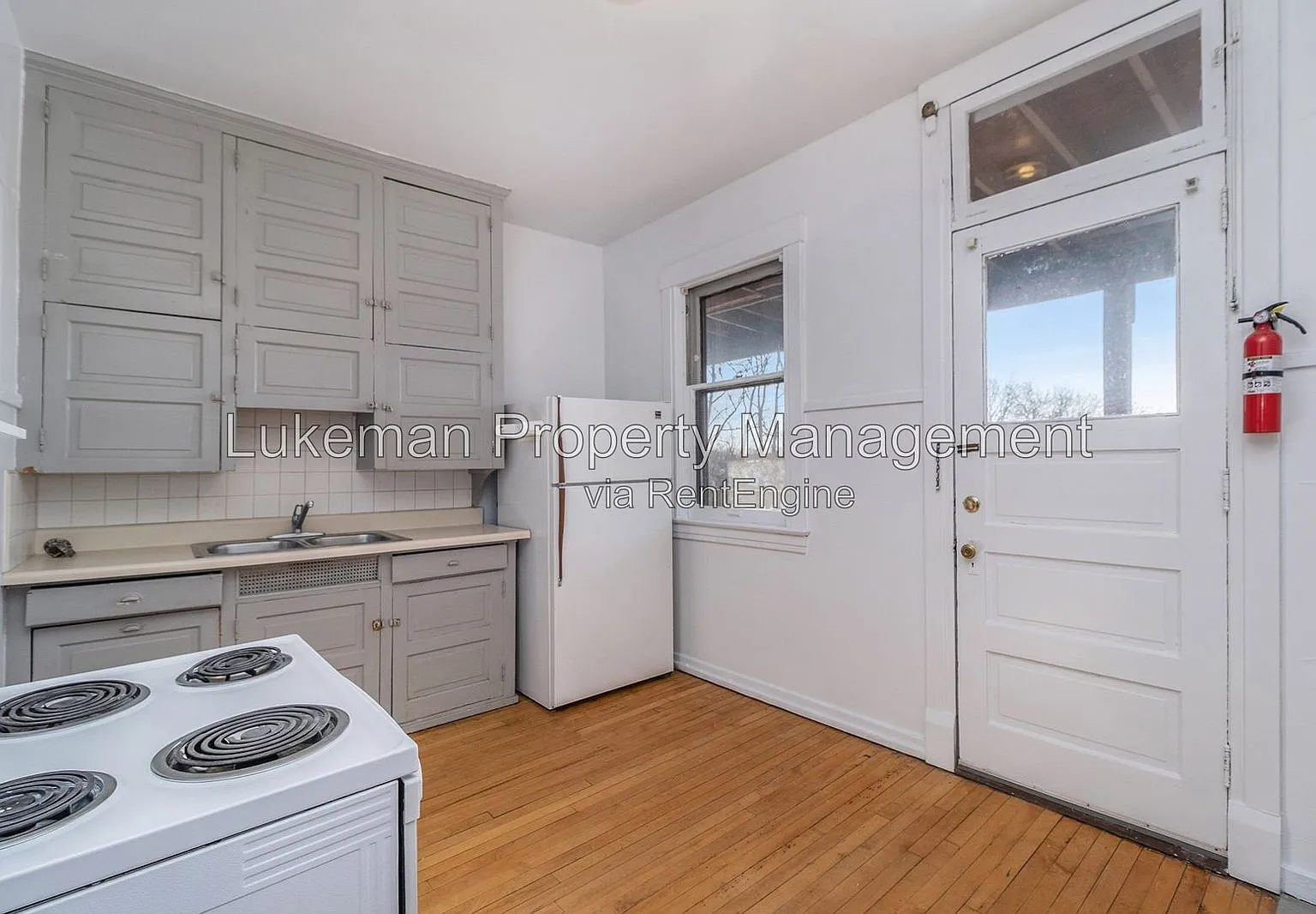 2 bed, 1.0 bath, $1,100 — Photo 3