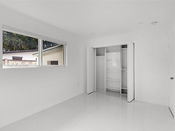 5th image of 2507 Island Dr #2507