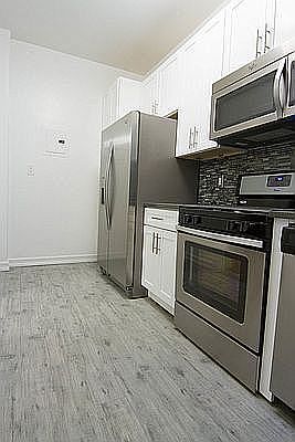 4th image of 162 W 54th St APT 3E
