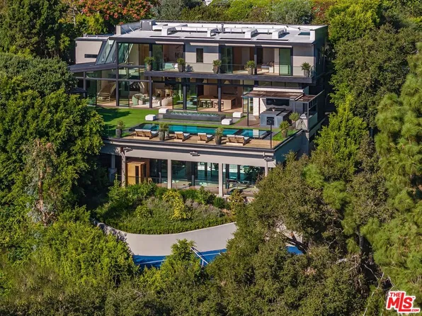 12026 Benmore Ter, Los Angeles, CA 90049
