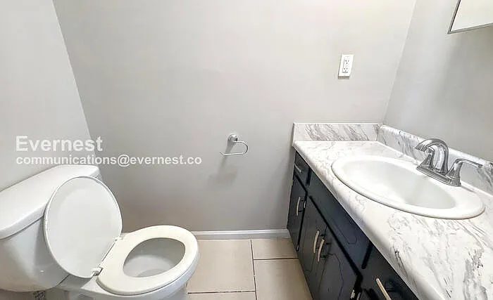 1100 Cotton Ave SW #B — Photo 11