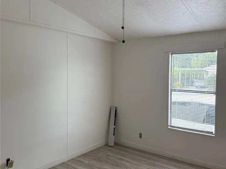 130 Lantern Pl — Photo 10