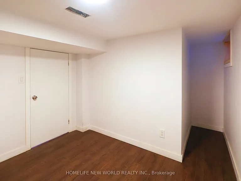 32 Pendeen Ave — Photo 16