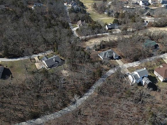 2nd image of 9 Magnolia Dr