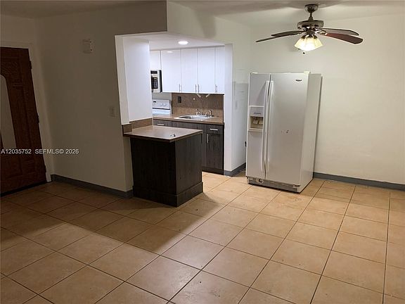 2nd image of 1851 NE 168th St APT B10