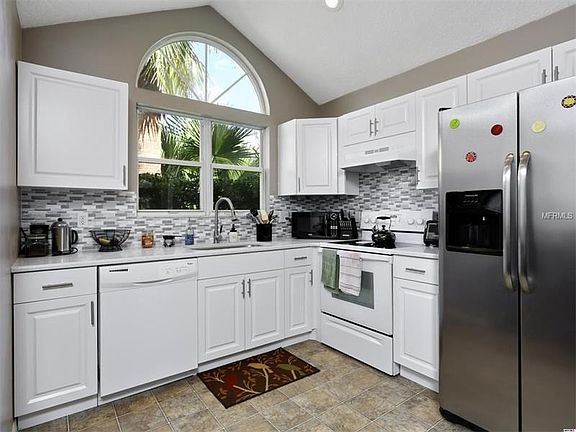 3rd image of 9829 Bubbling Brook Ct