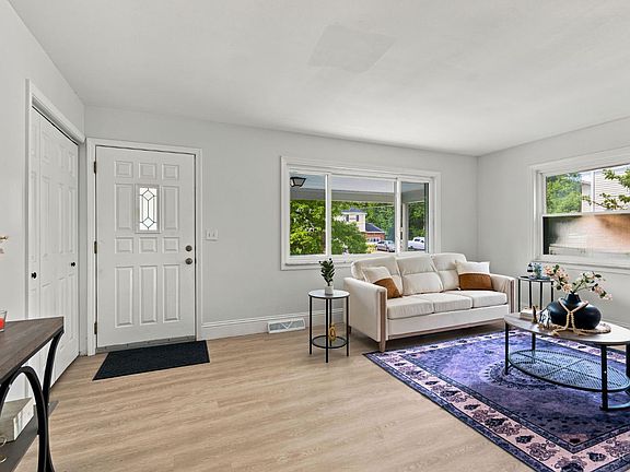 3rd image of 3236 Lillwood Ln