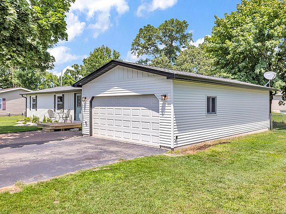 5th image of 105 Camelot Ct