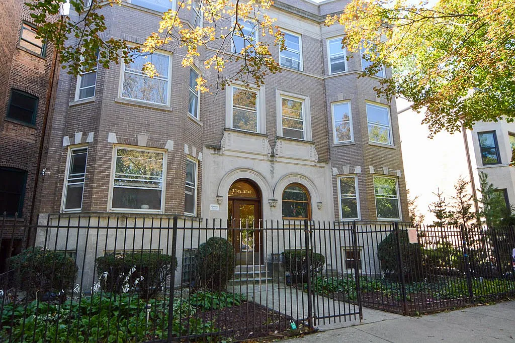 3 bed, 1.0 bath, 1288 sqft, $2,495 — Photo 1