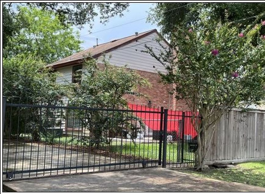 2nd image of 9203 Barr Cir
