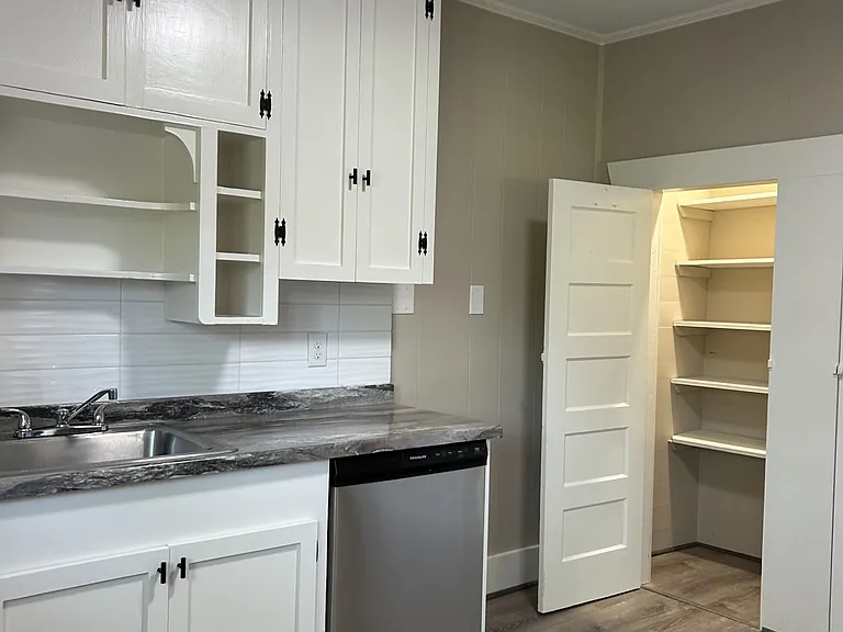 524 King St #B — Photo 3