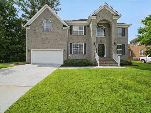 145 Sinclair Ln, Chesapeake, VA 23322