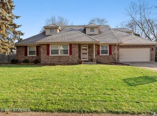 1329 Highpoint Ln, Northbrook, IL