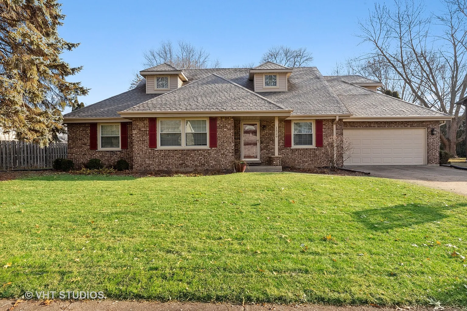 1329 Highpoint Ln photo 1