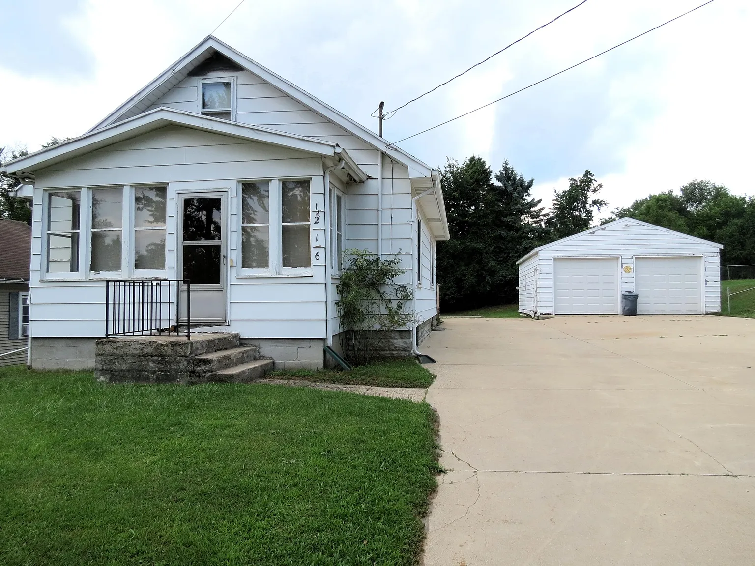 1216 Knapp St photo 1