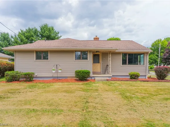 2163 Hollywood St NE, Warren, OH 44483