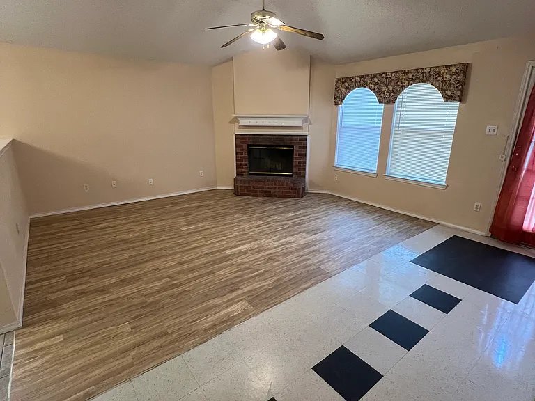 7331 Meadows Dr — Photo 7