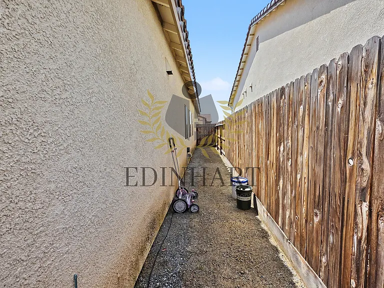 1138 S Simon St — Photo 29