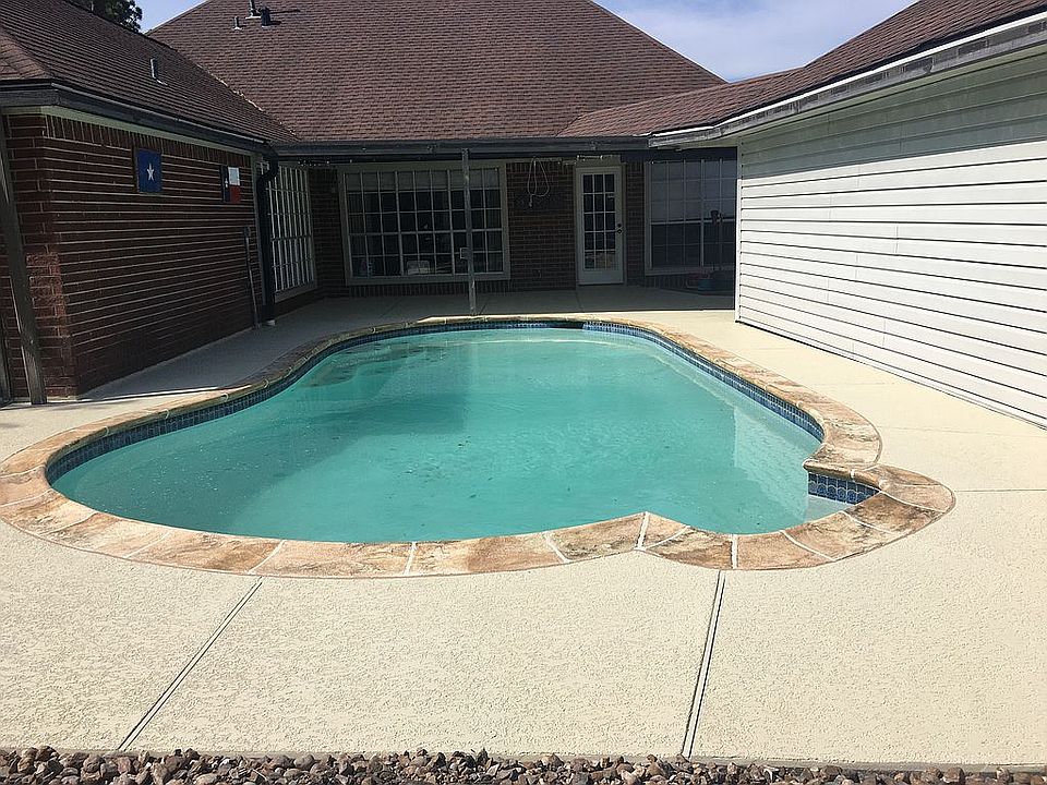 2nd image of 2101 Olympic Dr