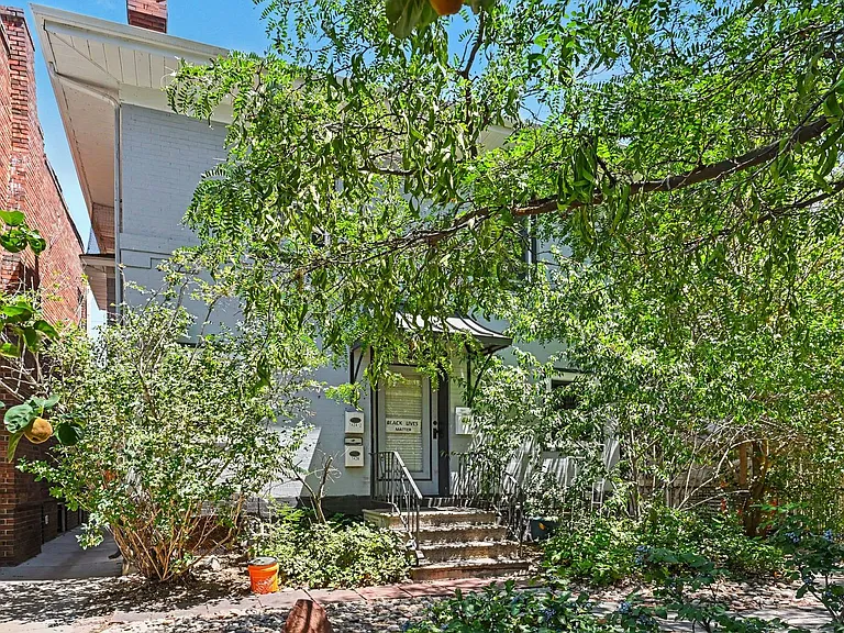 1428 N Lafayette St — Photo 2