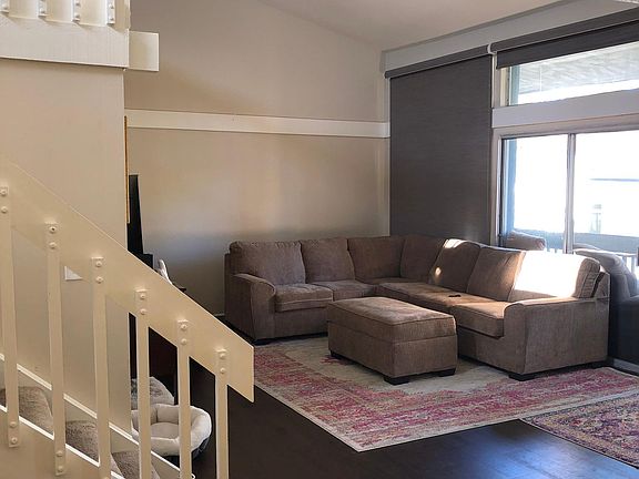 5th image of 830 Brookside Vlg