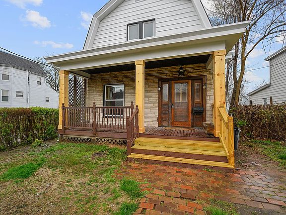 4th image of 1830 Lincoln Ave