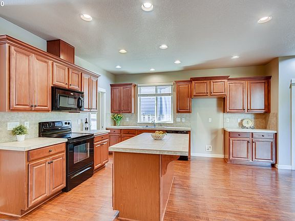 4th image of 6219 NE Whitewood Dr
