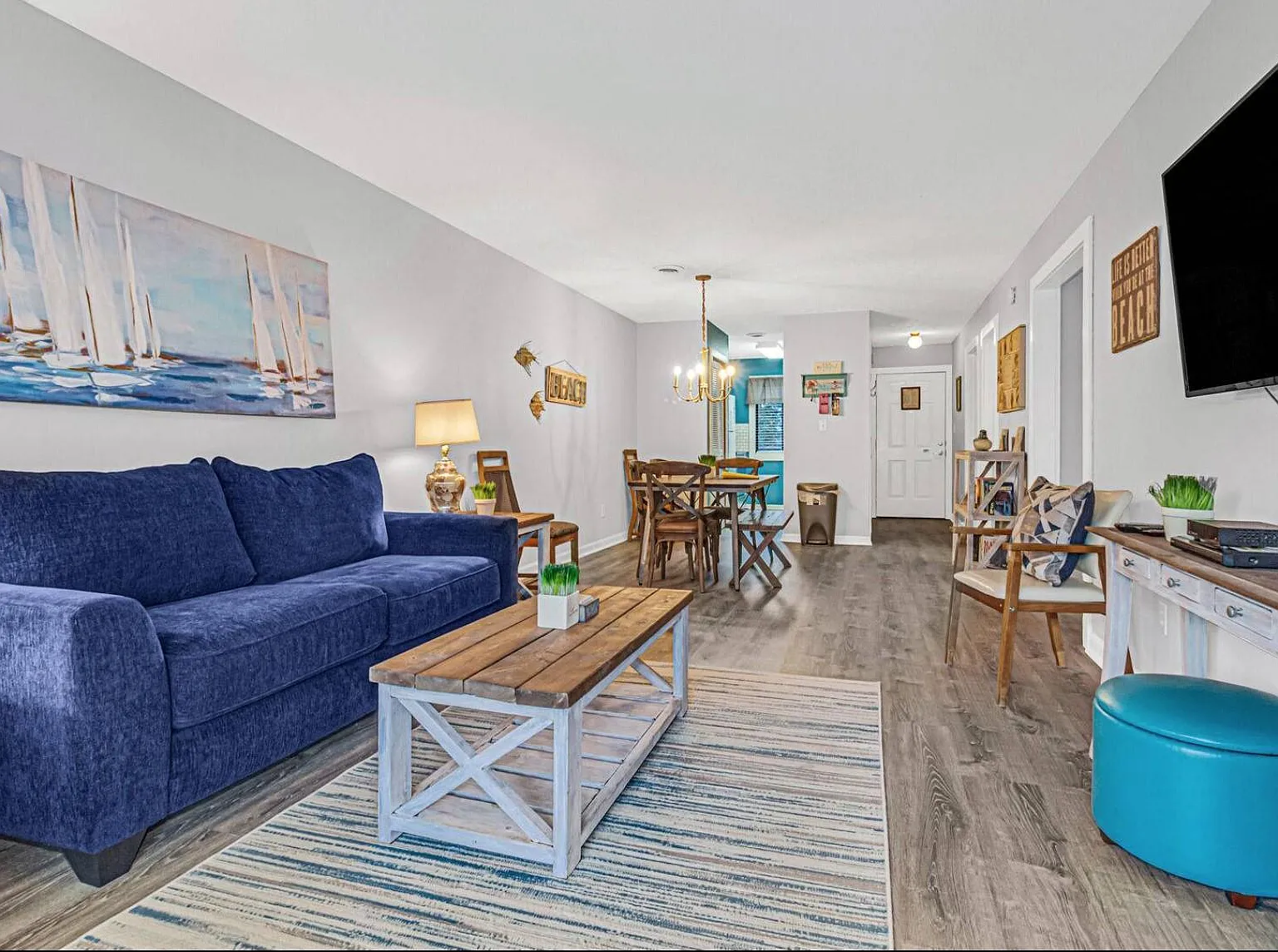 2 bed, 840 sqft, $1,700 — Photo 1