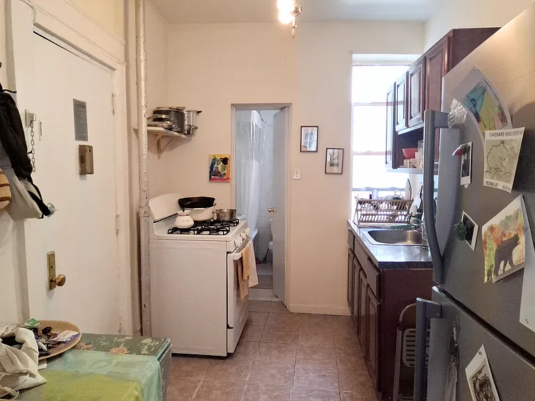245 Midwood St #1 — Photo 8