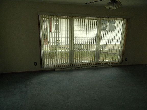 3rd image of 805 Blenheim Dr