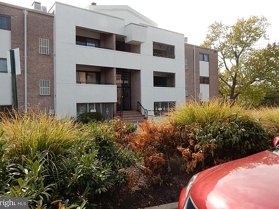 4th image of 4360 Lee Hwy APT 204