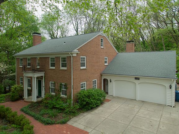 2nd image of 1429 Spruce Dr