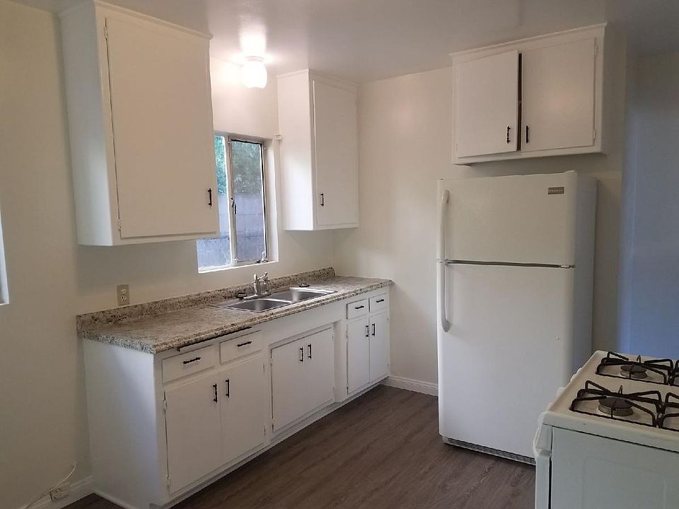 2nd image of 2436 Oswego St