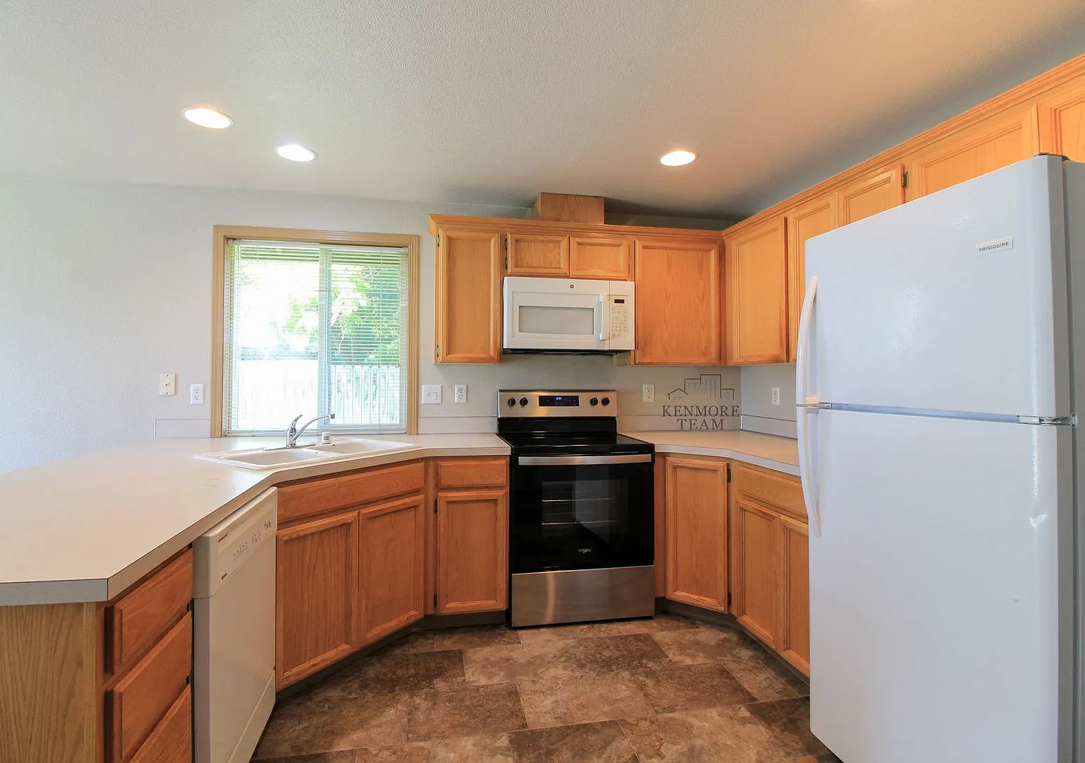 3 Bedroom, 2 Bath Home in West Pasco — Photo 2